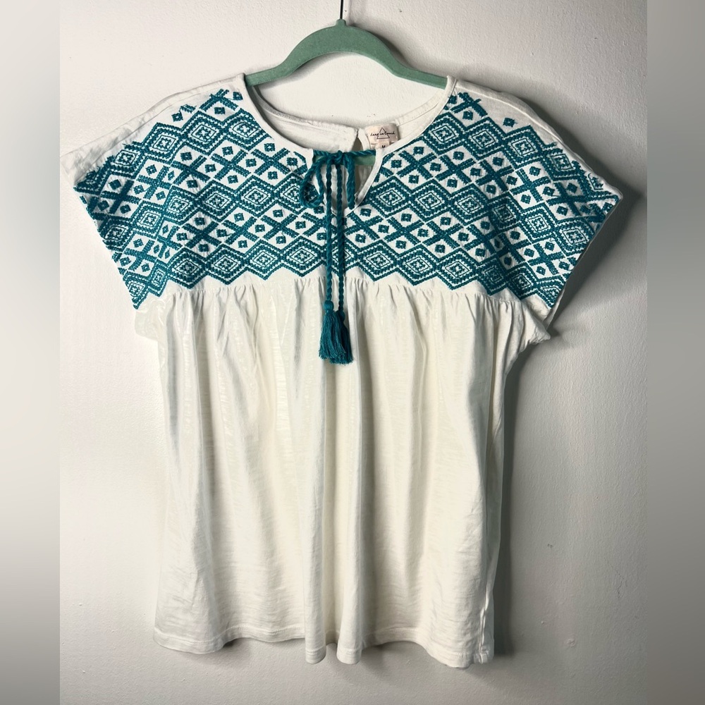 Keep In Touch Bohemian White Top Cap Sleeved Teal Embroidery Tassel Tie SZ M EUC